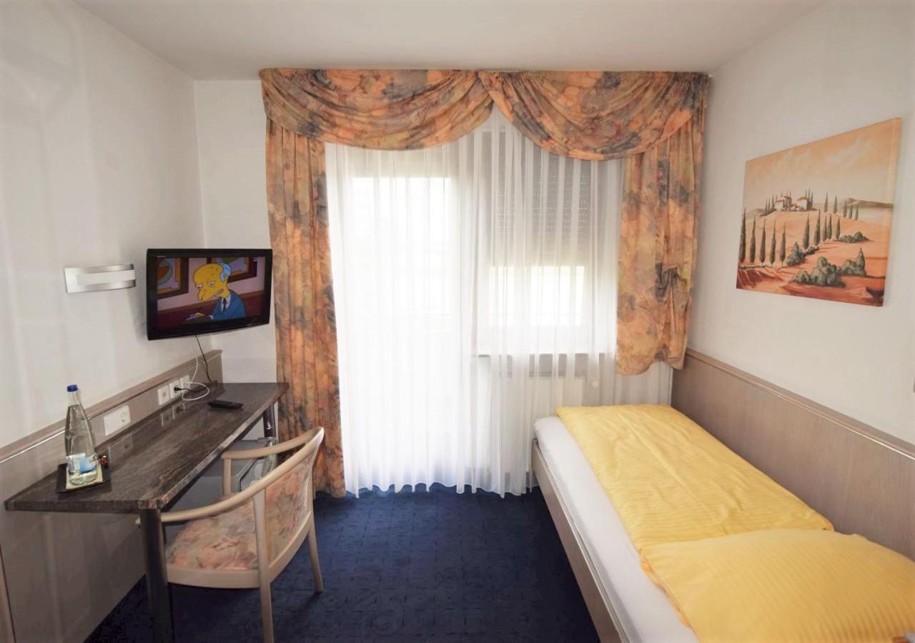 Hotel Alena - Kontaktlos Check-In Filderstadt Exteriér fotografie